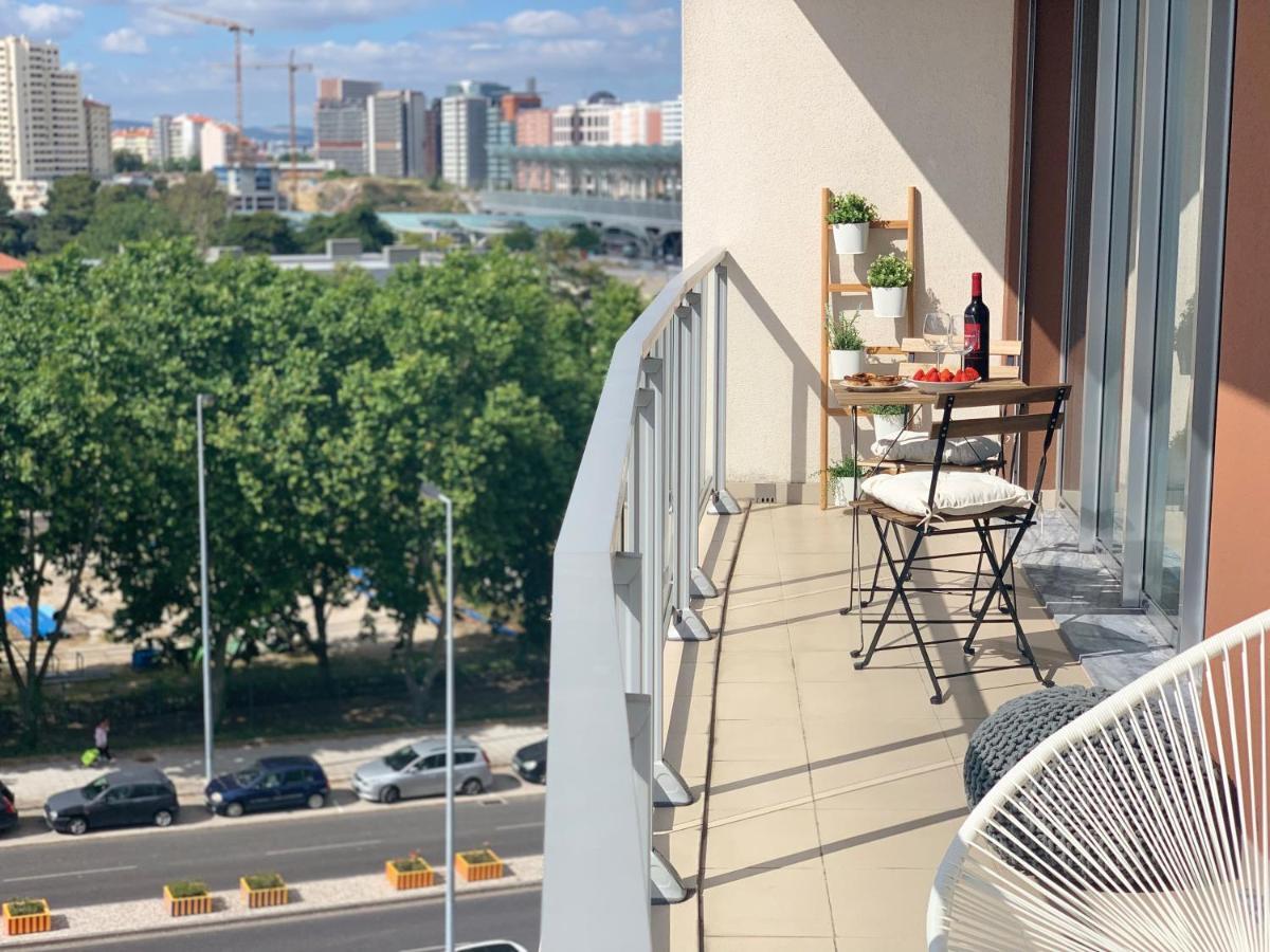 Charming Apartment With Balcony & Pool Лиссабон Экстерьер фото